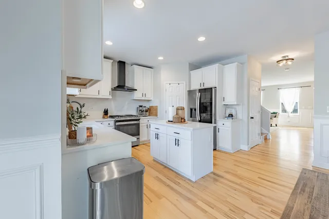 $555,000 | 408 Fountain Avenue, Elgin, IL 60124