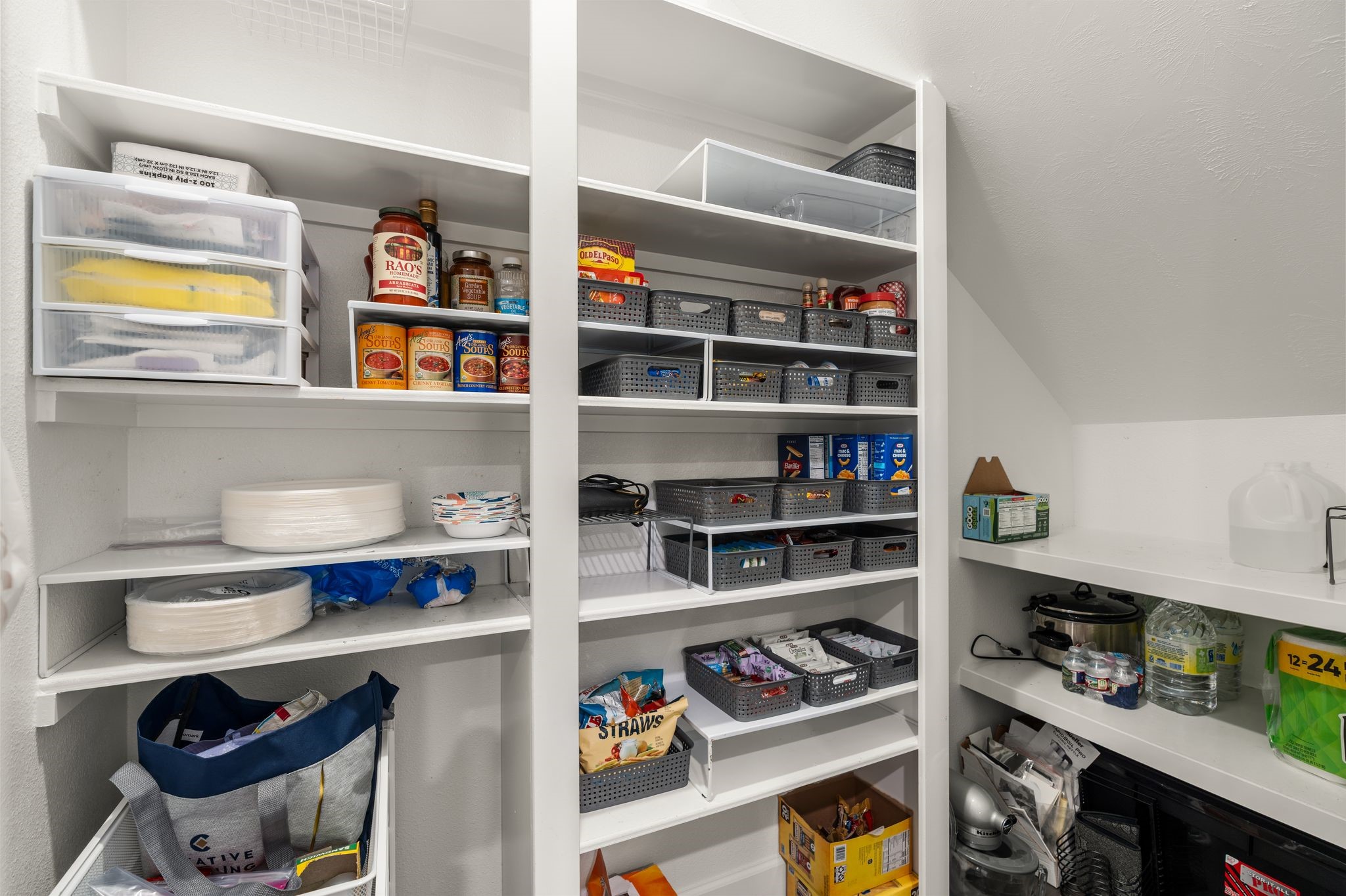 5230 Darling Street Houston, TX 77007 - Photo 9 of 34 Check out this fabulous walk-in pantry!