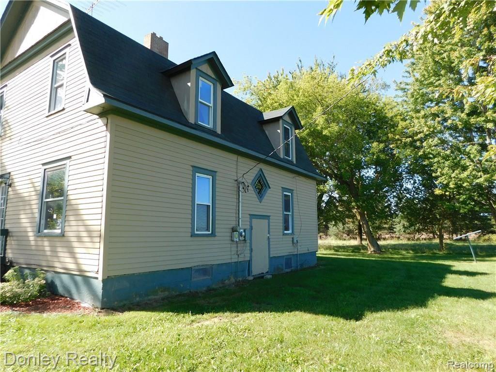 5140 Todd Road Croswell, MI 48422 - Photo 2 of 17 DSCN2123.JPG