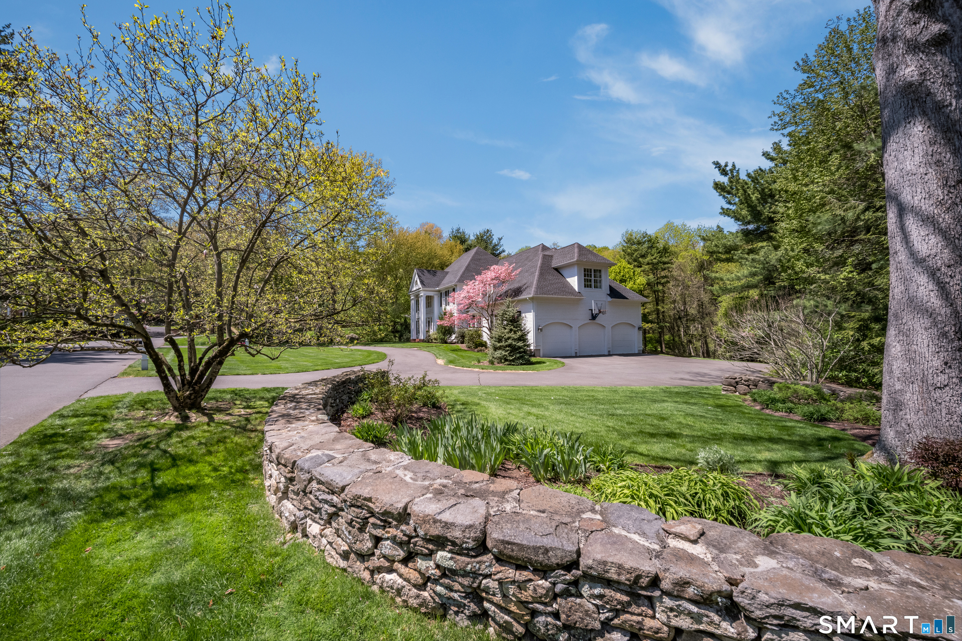 6 Timothy Way Avon, CT 06001 - Photo 2 of 38