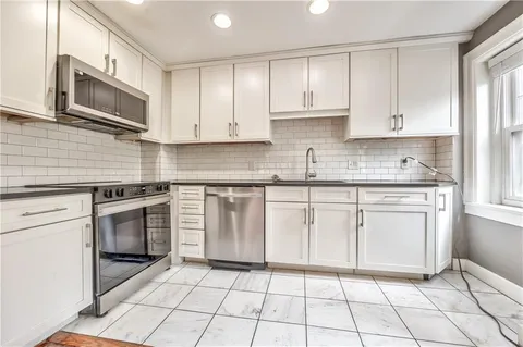 $199,000 | 807 West 48th Street, Unit 304, Kansas City, MO 64112