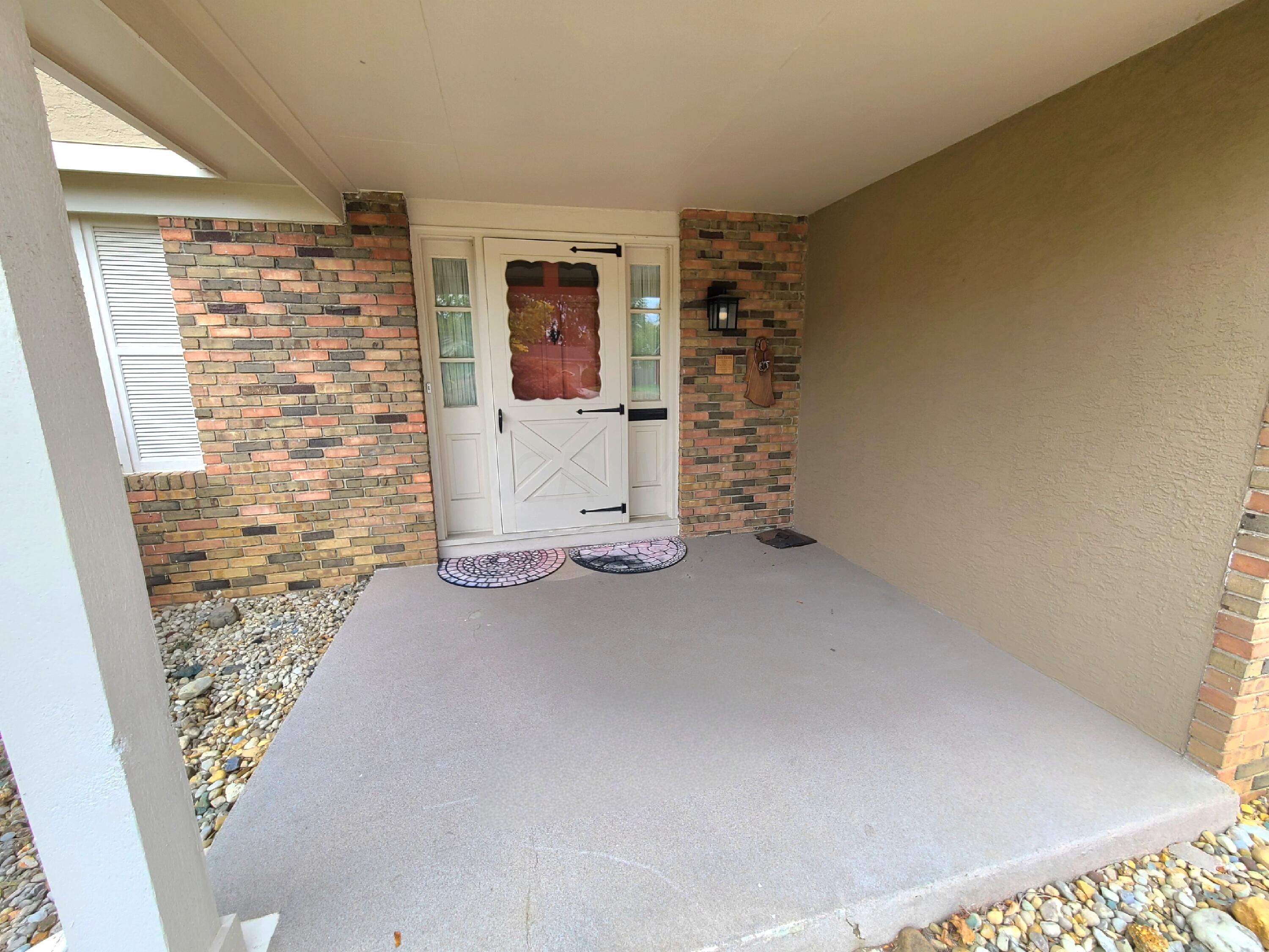 1686 Sandhurst Road Columbus, OH 43229 - Photo 7 of 22 20231008_120908