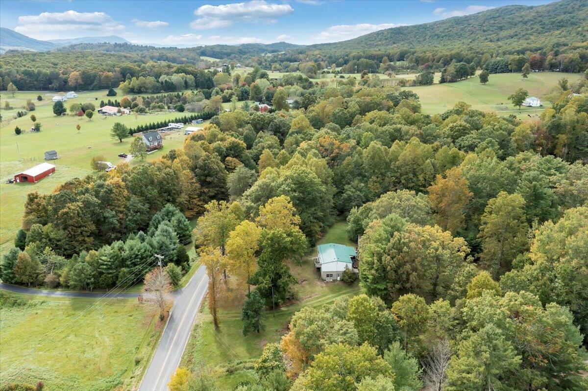 8877 Newport Road Catawba, VA 24070 - Photo 13 of 33 13-DJI_0998