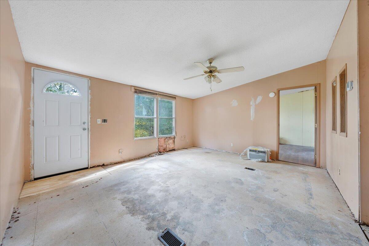 8877 Newport Road Catawba, VA 24070 - Photo 15 of 33 15-MIB07479