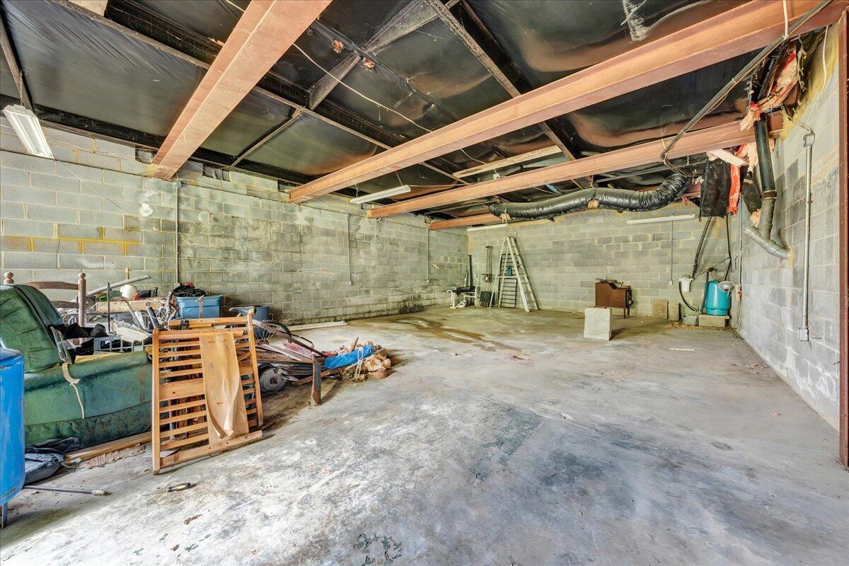 8877 Newport Road Catawba, VA 24070 - Photo 31 of 33 31-MIB07530