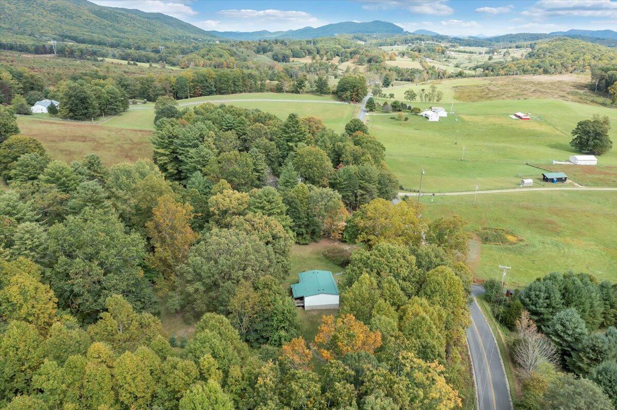 8877 Newport Road Catawba, VA 24070 - Photo 4 of 33 04-DJI_0002