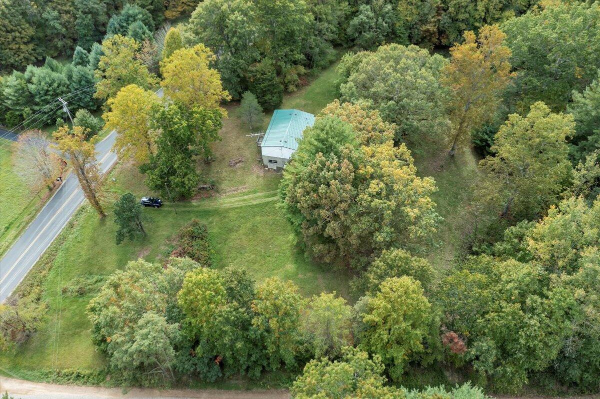 8877 Newport Road Catawba, VA 24070 - Photo 9 of 33 09-DJI_0007