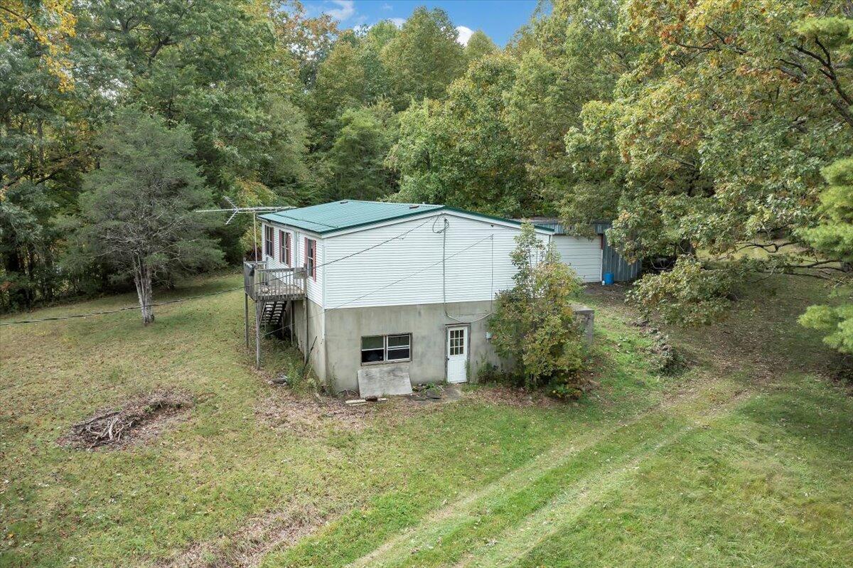 8877 Newport Road Catawba, VA 24070 - Photo 10 of 33 10-DJI_0995