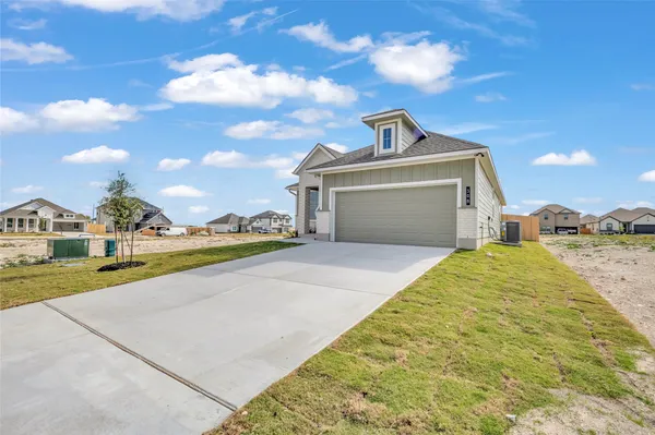 $284,900 | 308 Boatright Boulevard, Jarrell, TX 76537