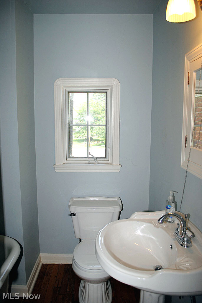 3376 Daleford Road Cleveland, OH 44120 - Photo 27 of 35 FULL BATH WITH CLAWFOOT TUB OFF GUEST WING