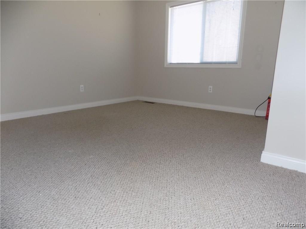 1527 John R Road Rochester Hills, MI 48307 - Photo 15 of 29