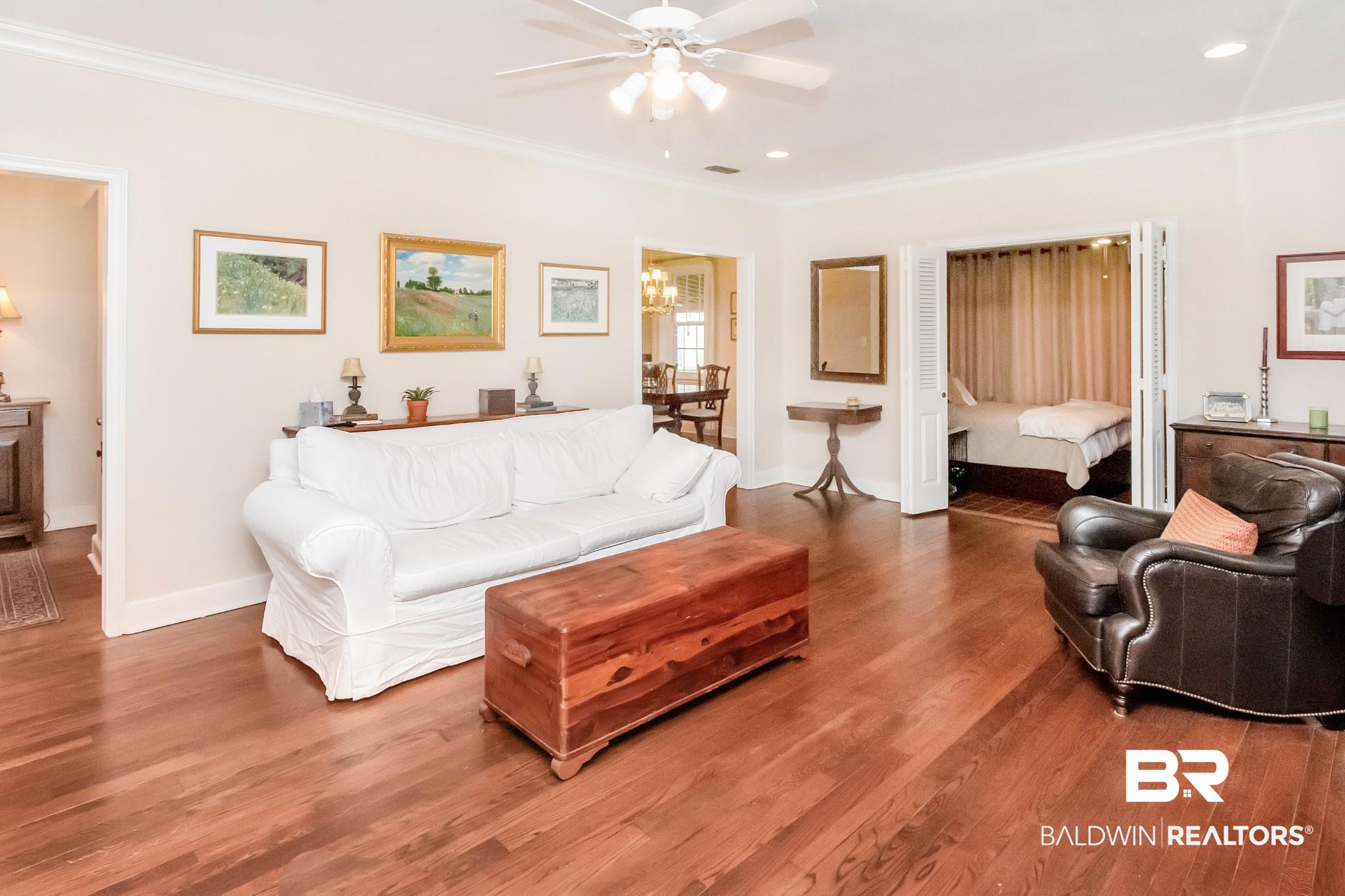 255 Woodlands Avenue Mobile, AL 36607 - Photo 6 of 34