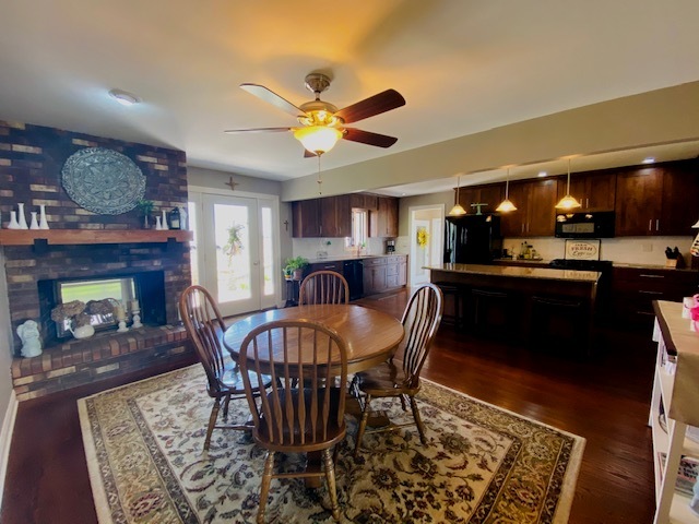 236 Rock Island Road Dixon, IL 61021 - Photo 2 of 40