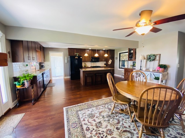 236 Rock Island Road Dixon, IL 61021 - Photo 3 of 40