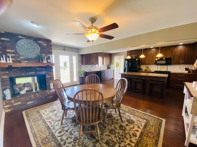 236 Rock Island Road Dixon, IL 61021 - Photo 4 of 40
