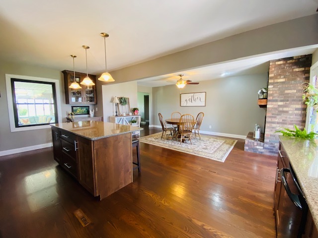 236 Rock Island Road Dixon, IL 61021 - Photo 9 of 40