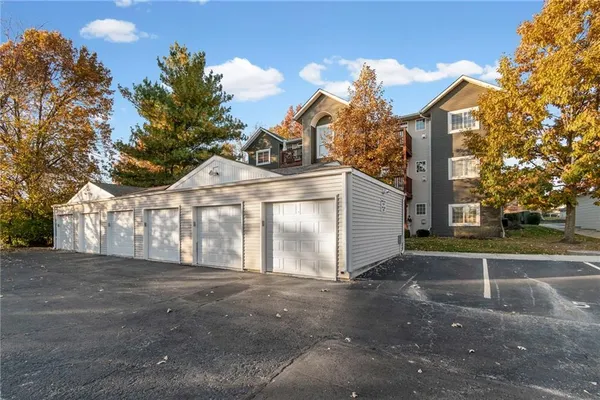 $119,500 | 17201 East 32nd Street South, Unit 6, Independence, MO 64055