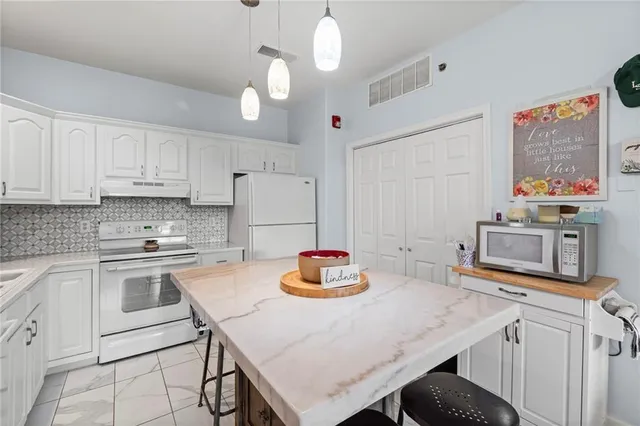 $119,500 | 17201 East 32nd Street South, Unit 6, Independence, MO 64055