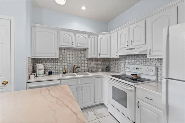 $119,500 | 17201 East 32nd Street South, Unit 6, Independence, MO 64055