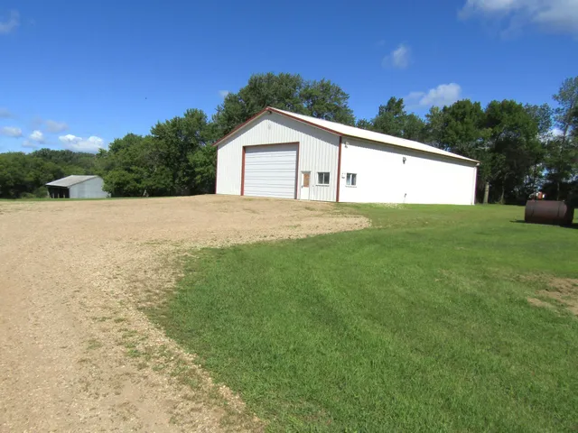 $325,000 | 742 200th Avenue Southwest, Appleton, MN 56208