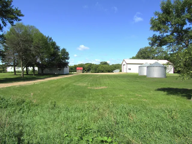 $325,000 | 742 200th Avenue Southwest, Appleton, MN 56208
