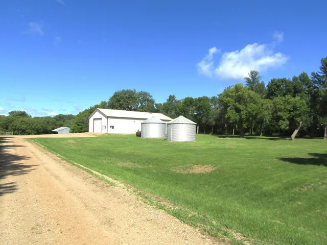$325,000 | 742 200th Avenue Southwest, Appleton, MN 56208