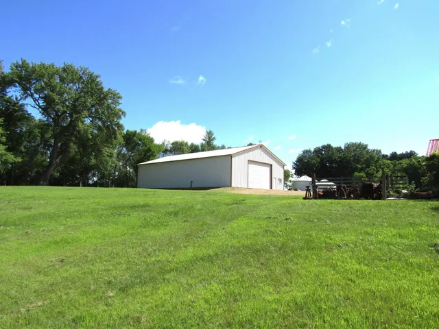 $325,000 | 742 200th Avenue Southwest, Appleton, MN 56208