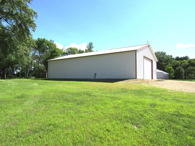 $325,000 | 742 200th Avenue Southwest, Appleton, MN 56208