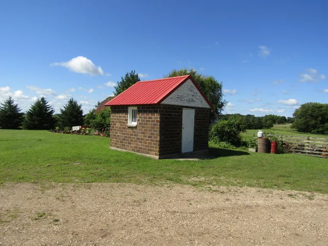 $325,000 | 742 200th Avenue Southwest, Appleton, MN 56208