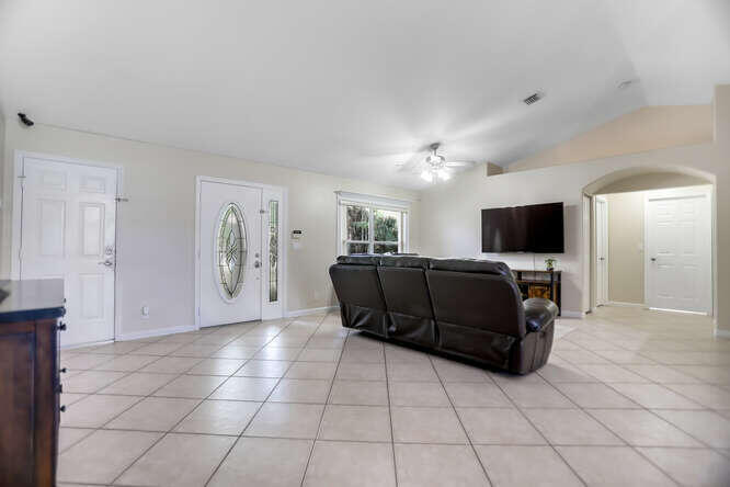16875 63rd Road North Loxahatchee, FL 33470 - Photo 6 of 28 16875 63rd Rd N Wellington FL-small-006-