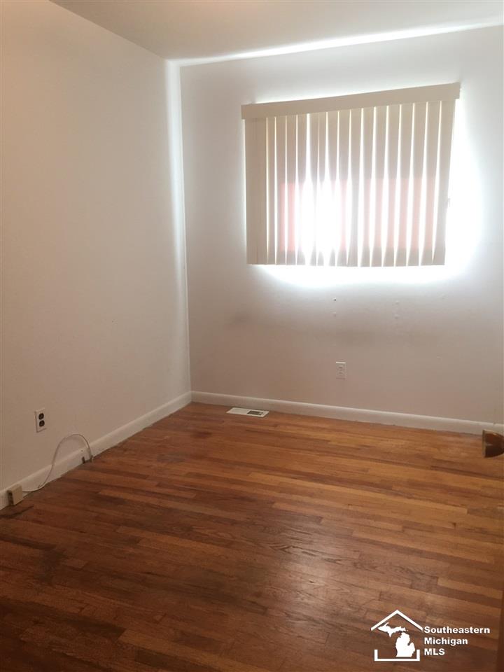 7063 North Gulley Road Dearborn Heights, MI 48127 - Photo 8 of 24