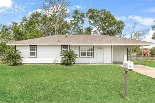 $1,800 | 122 Yorke Street, Belle Chasse, LA 70037