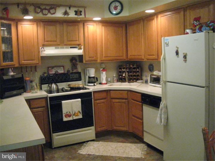 150 Harmony Road Levittown, PA 19056 - Photo 6 of 25 Kitchen