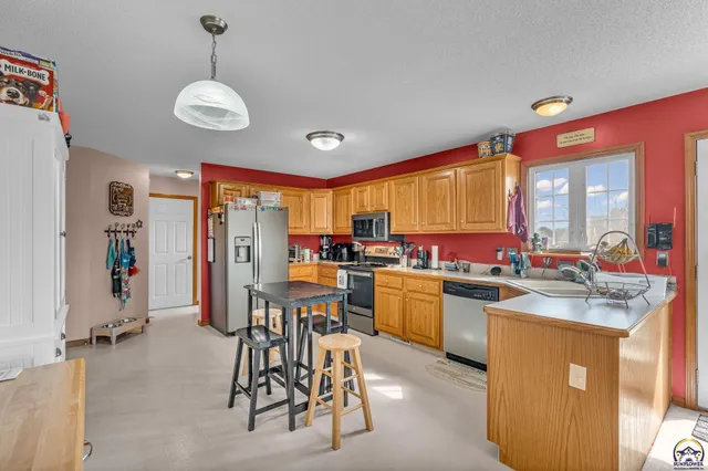 $299,900 | 7741 Southwest 26th Street, Topeka, KS 66614