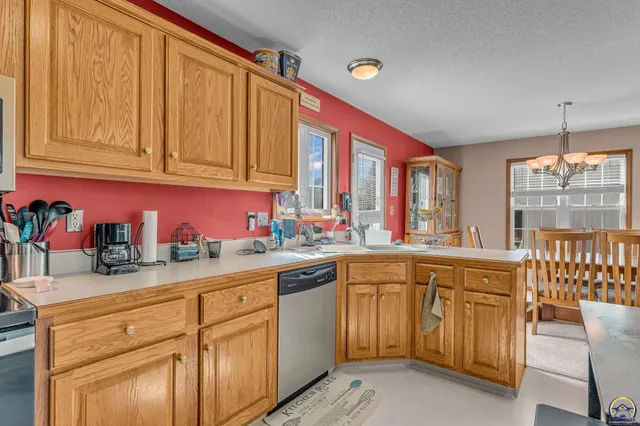 $299,900 | 7741 Southwest 26th Street, Topeka, KS 66614