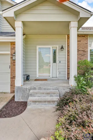 $299,900 | 7741 Southwest 26th Street, Topeka, KS 66614