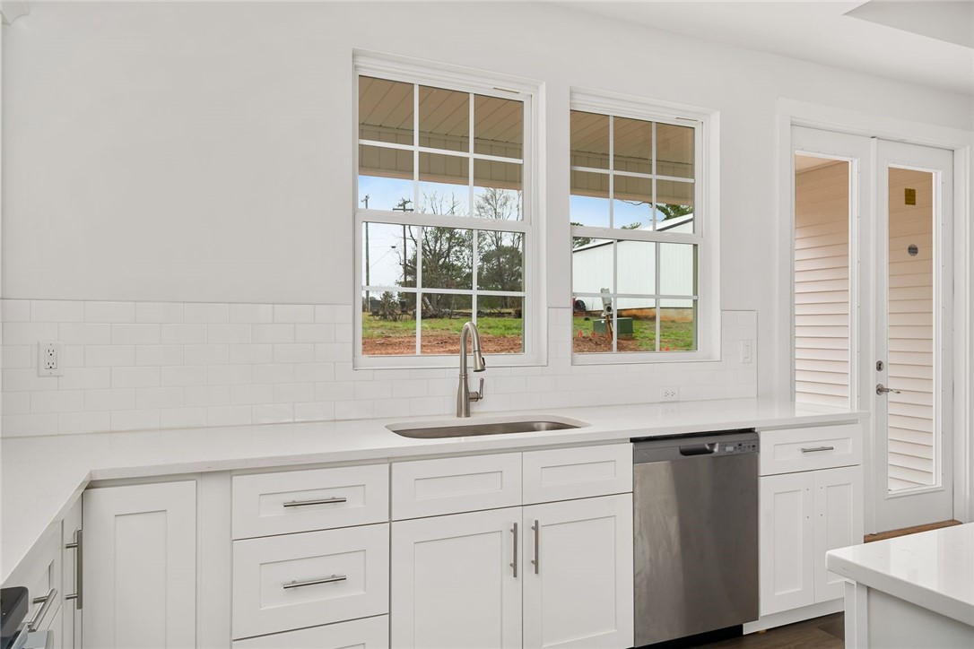102 Rhoe Circle Anderson, SC 29621 - Photo 4 of 22 Gallery Image 4