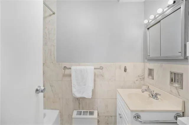 $158,500 | 4601 Fifth Avenue, Unit 626, Pittsburgh, PA 15213