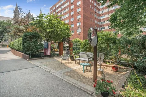 $158,500 | 4601 Fifth Avenue, Unit 626, Pittsburgh, PA 15213