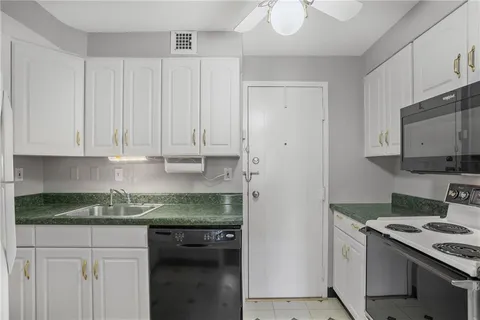 $158,500 | 4601 Fifth Avenue, Unit 626, Pittsburgh, PA 15213