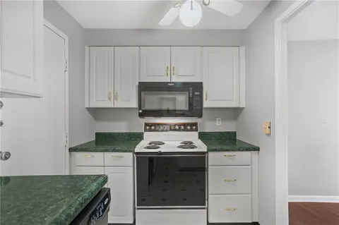 $158,500 | 4601 Fifth Avenue, Unit 626, Pittsburgh, PA 15213