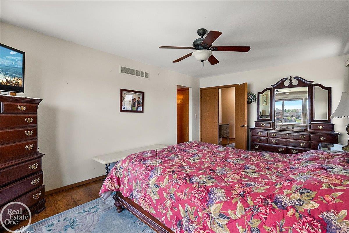 3286 Sandy Point Utica, MI 48316 - Photo 36 of 67