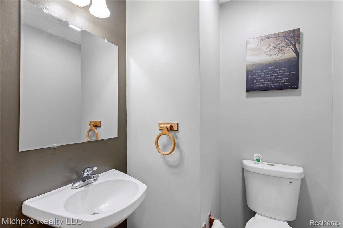 672 South Hurd Road Oxford, MI 48371 - Photo 27 of 51 Gallery Image 27