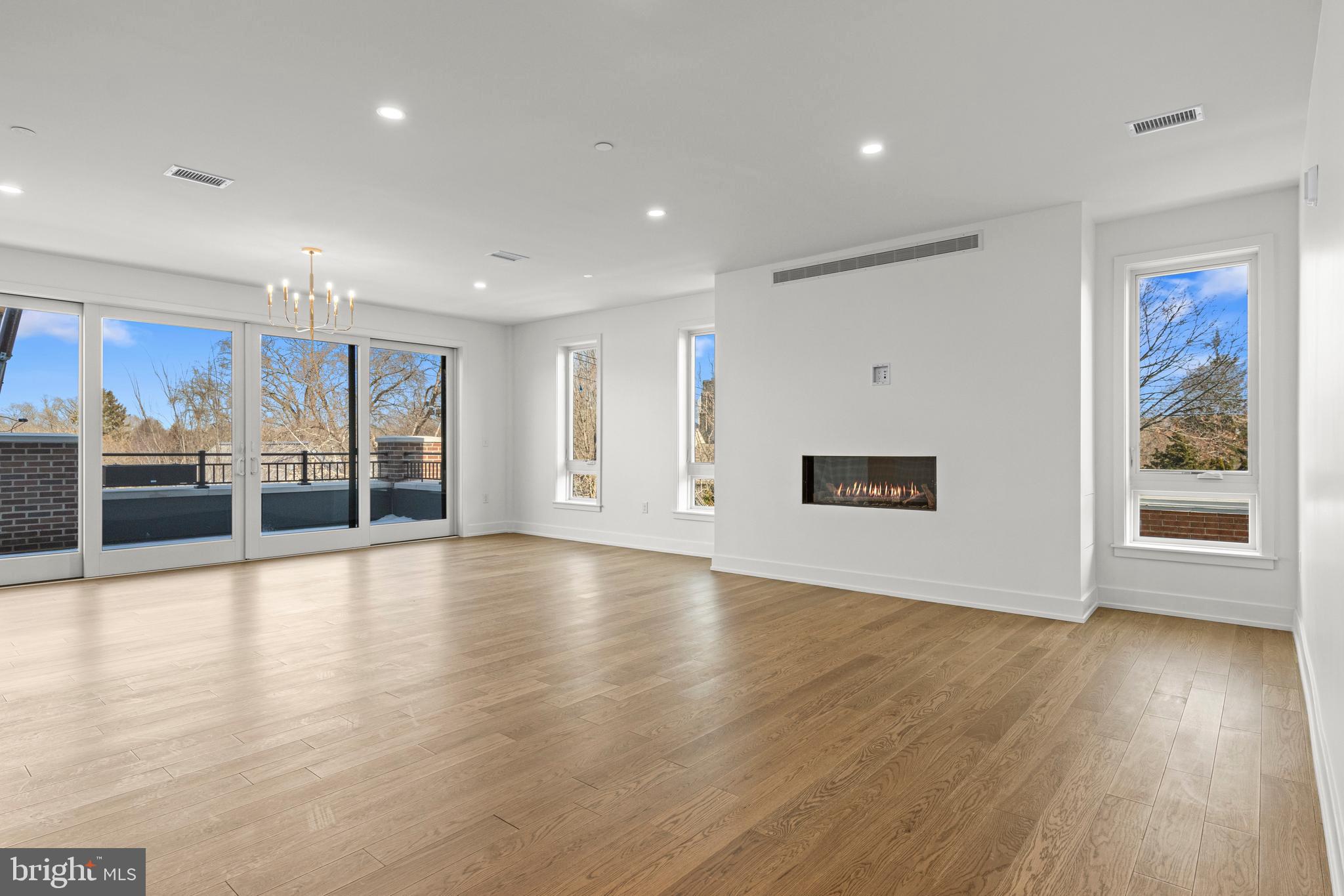 Living Rm/Dining Room