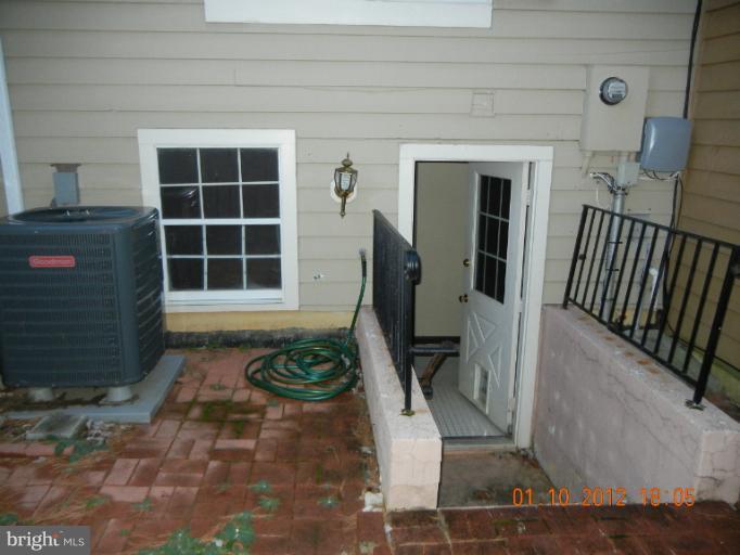 1922 Belmont Ridge Court Reston, VA 20191 - Photo 13 of 24 Exterior (Rear)