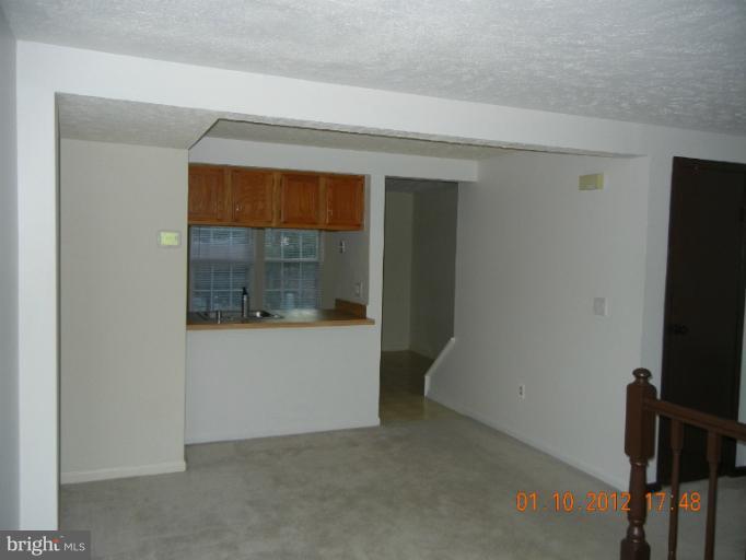 1922 Belmont Ridge Court Reston, VA 20191 - Photo 6 of 24 Living Room