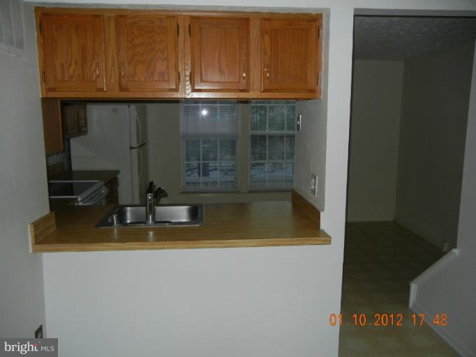 1922 Belmont Ridge Court Reston, VA 20191 - Photo 10 of 24 Kitchen