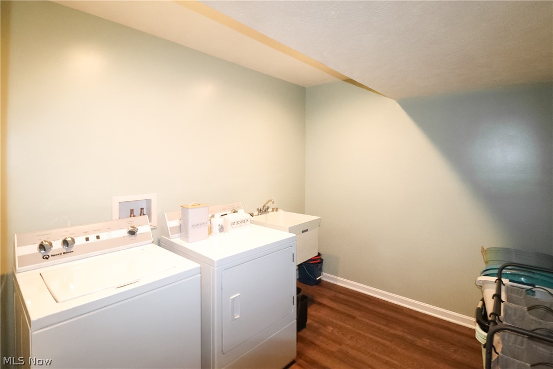 1153 East Pleasant Home Road Wooster, OH 44691 - Photo 35 of 48 Laundry room with sink