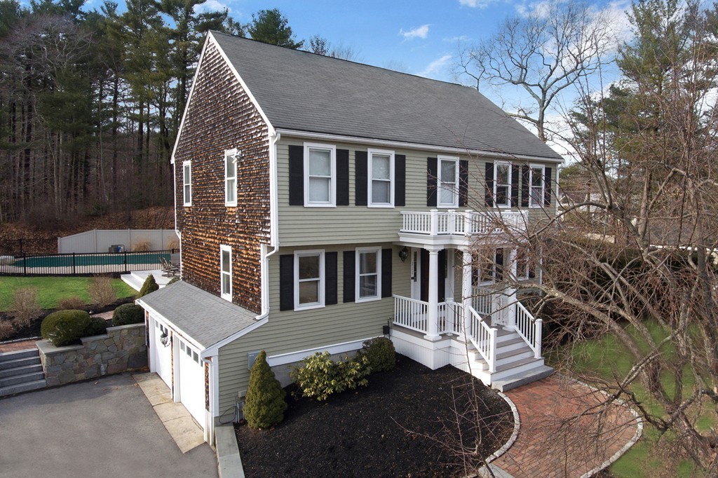 111 Gerard Road Norwell, MA 02061 - Photo 3 of 18 Gallery Image 3