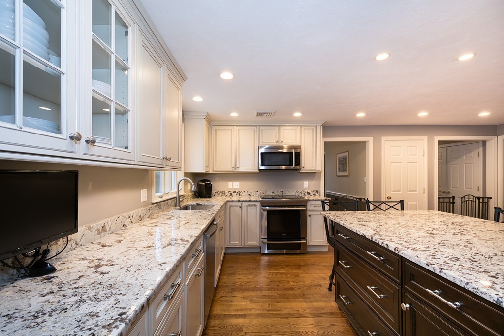 111 Gerard Road Norwell, MA 02061 - Photo 6 of 18 Gallery Image 6